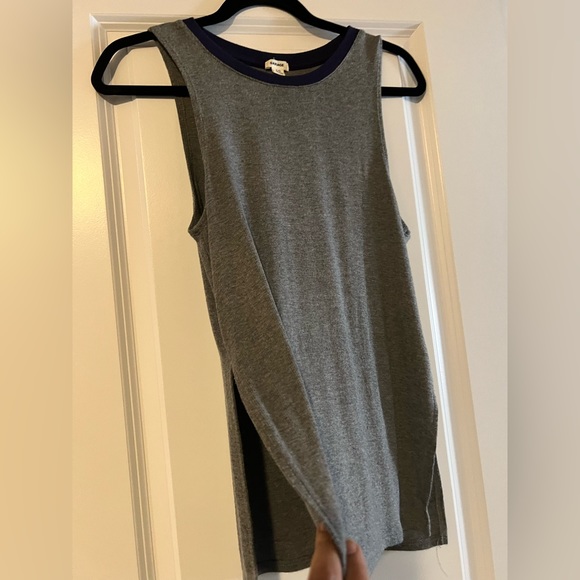 Women’s top - Picture 3 of 5